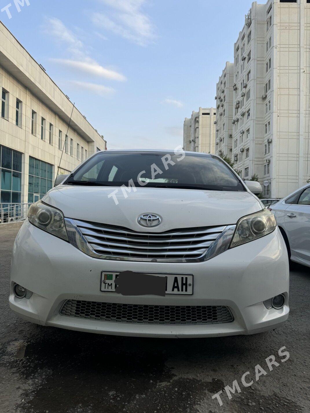 Toyota Sienna 2012 - 285 000 TMT - Aşgabat - img 3