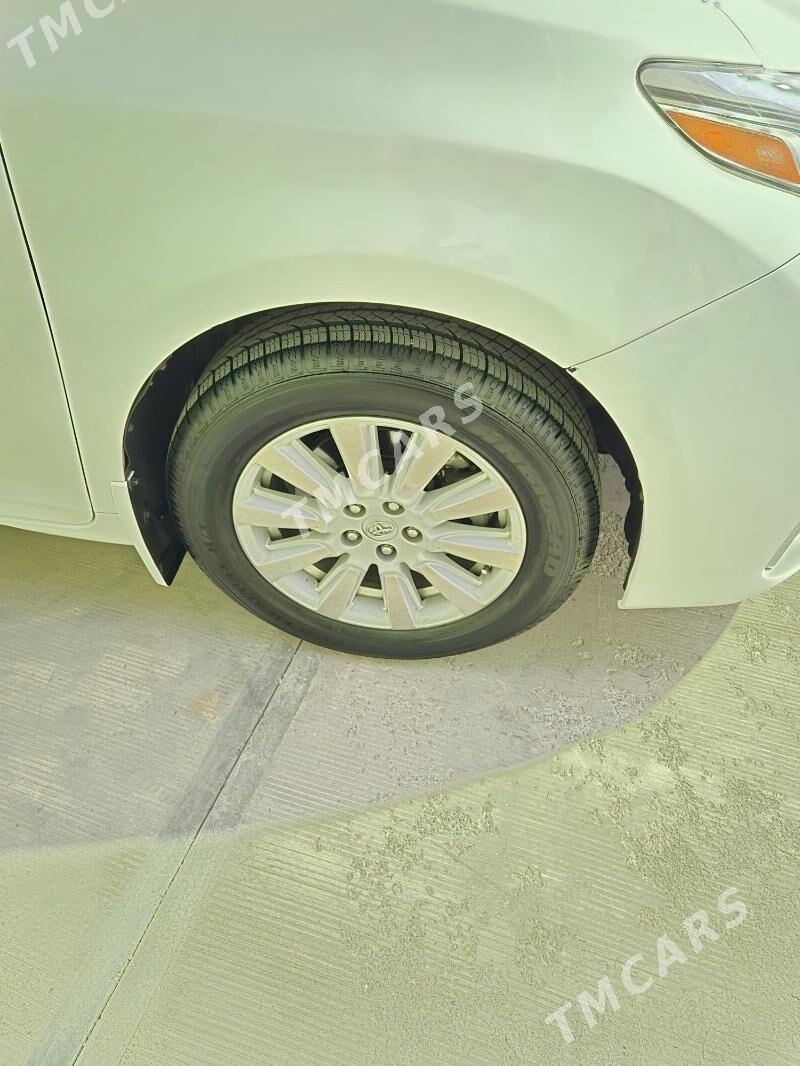 Toyota Sienna 2016 - 395 000 TMT - Aşgabat - img 5