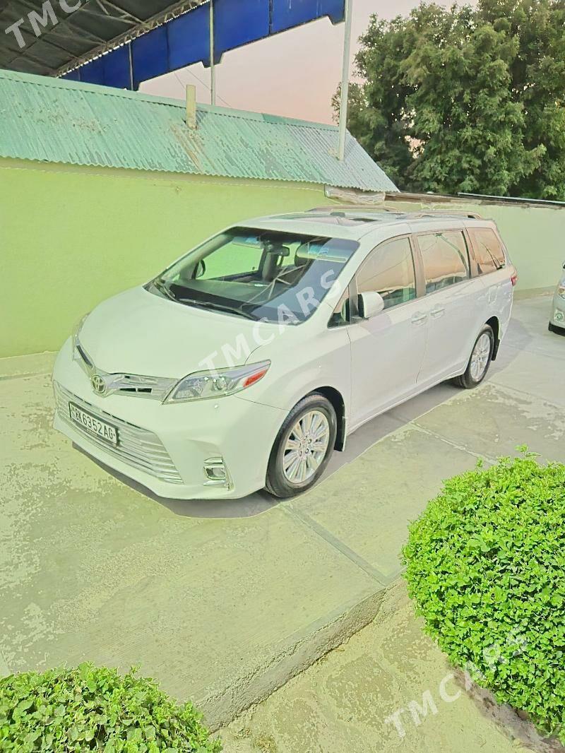 Toyota Sienna 2016 - 395 000 TMT - Ашхабад - img 4