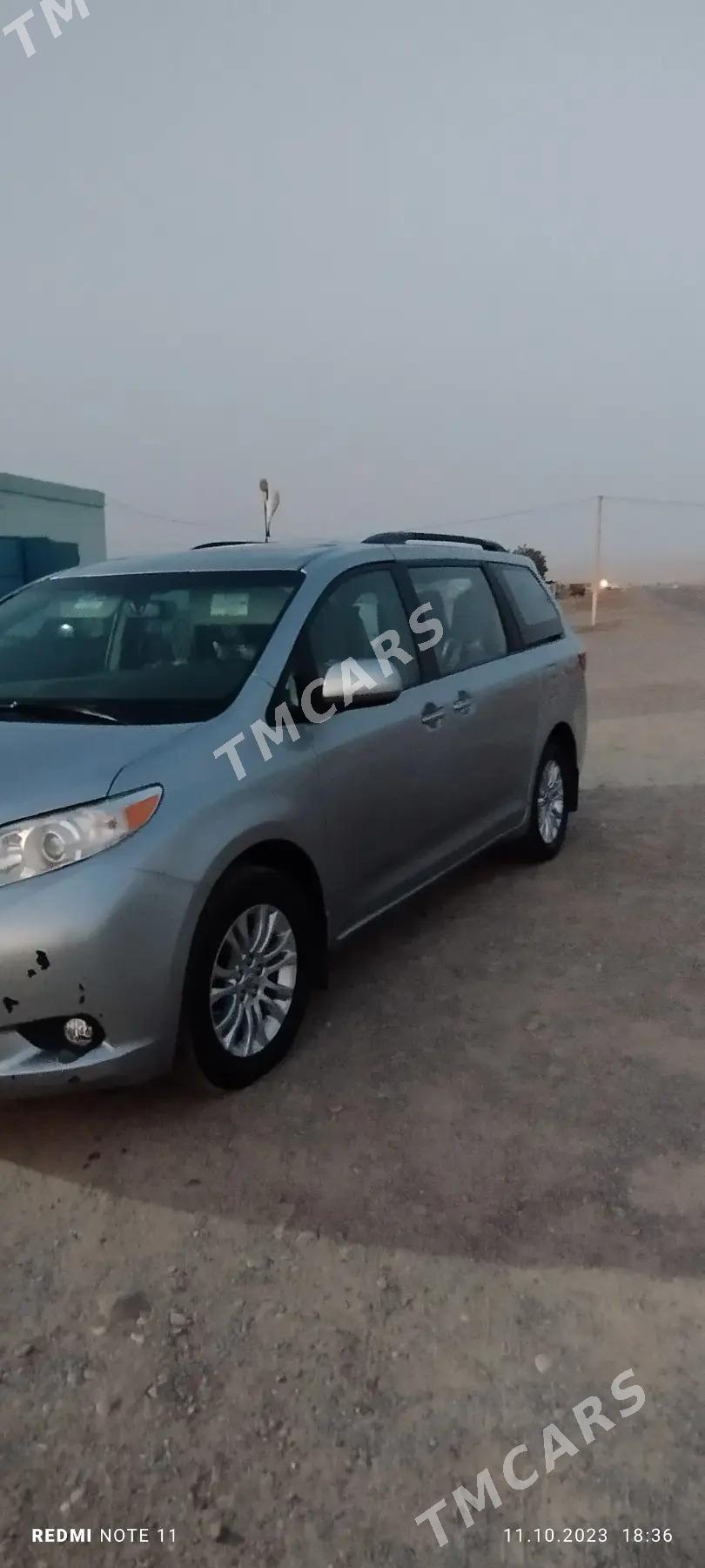 Toyota Sienna 2016 - 360 000 TMT - Serhetabat (Guşgy) - img 10