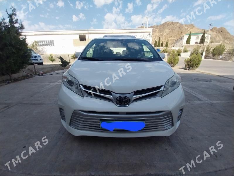 Toyota Sienna 2018 - 565 500 TMT - Aşgabat - img 4