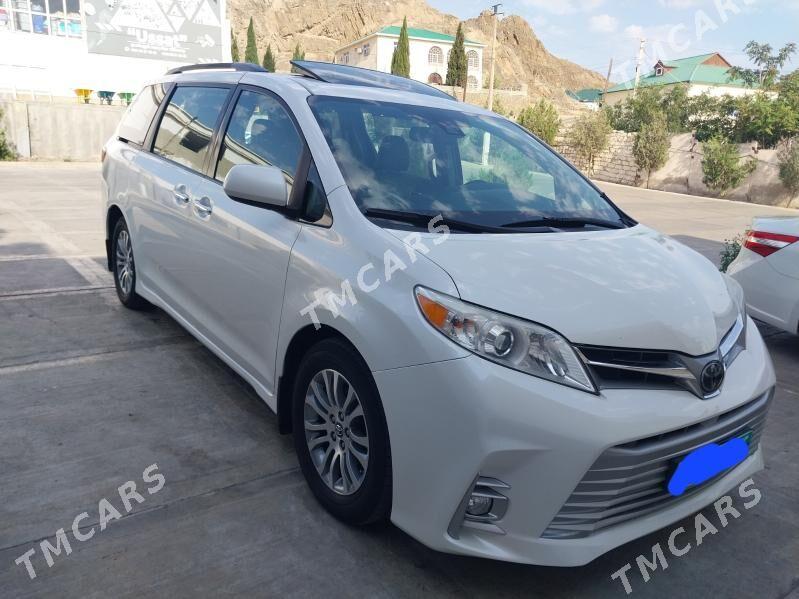 Toyota Sienna 2018 - 565 500 TMT - Ашхабад - img 2