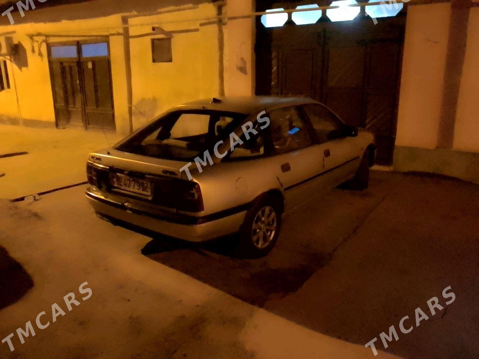 Opel Vectra 1990 - 18 000 TMT - Дашогуз - img 6