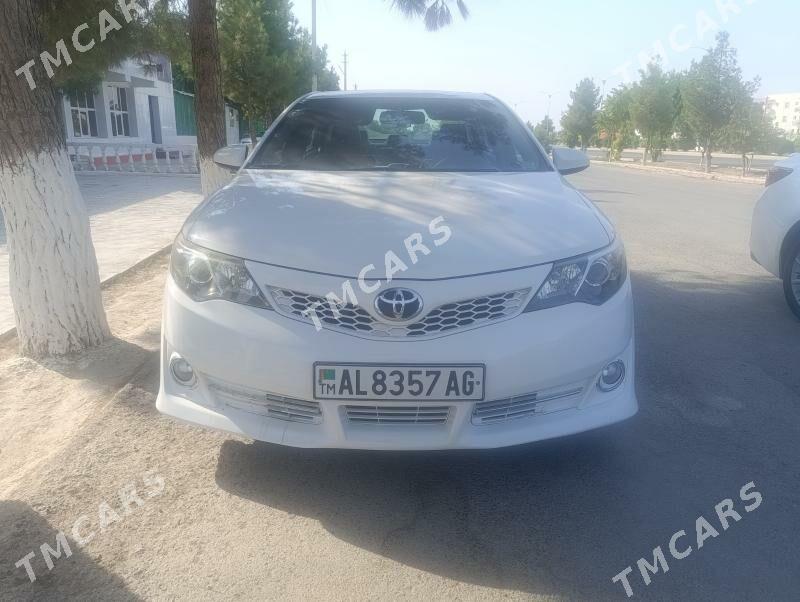 Toyota Camry 2011 - 240 000 TMT - Büzmeýin - img 2