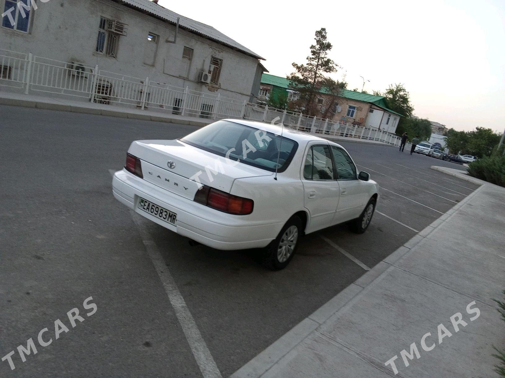 Toyota Camry 1993 - 70 000 TMT - Мары - img 3