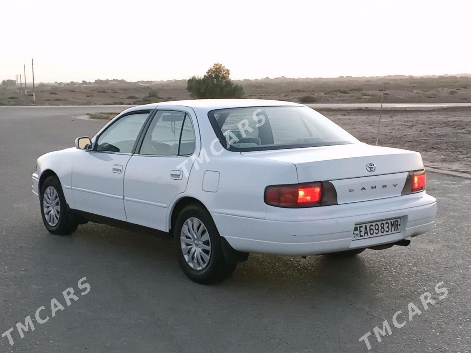 Toyota Camry 1993 - 70 000 TMT - Мары - img 9