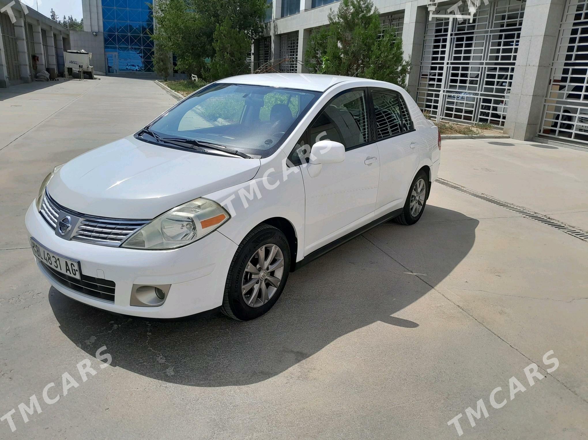 Nissan Versa 2010 - 110 000 TMT - Кëши - img 3