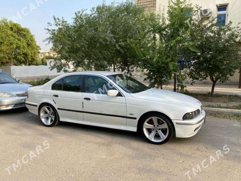 BMW E39 2003 - 100 000 TMT - Aşgabat - img 3