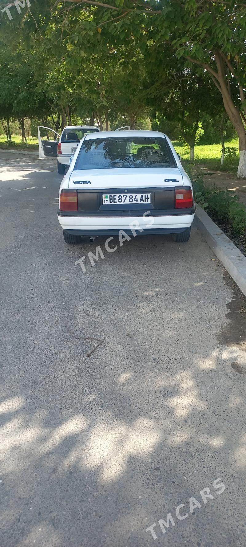 Opel Vectra 1991 - 26 000 TMT - Бахарден - img 4