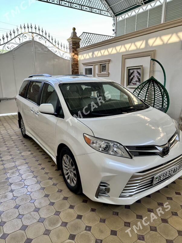 Toyota Sienna 2018 - 410 000 TMT - Aşgabat - img 3