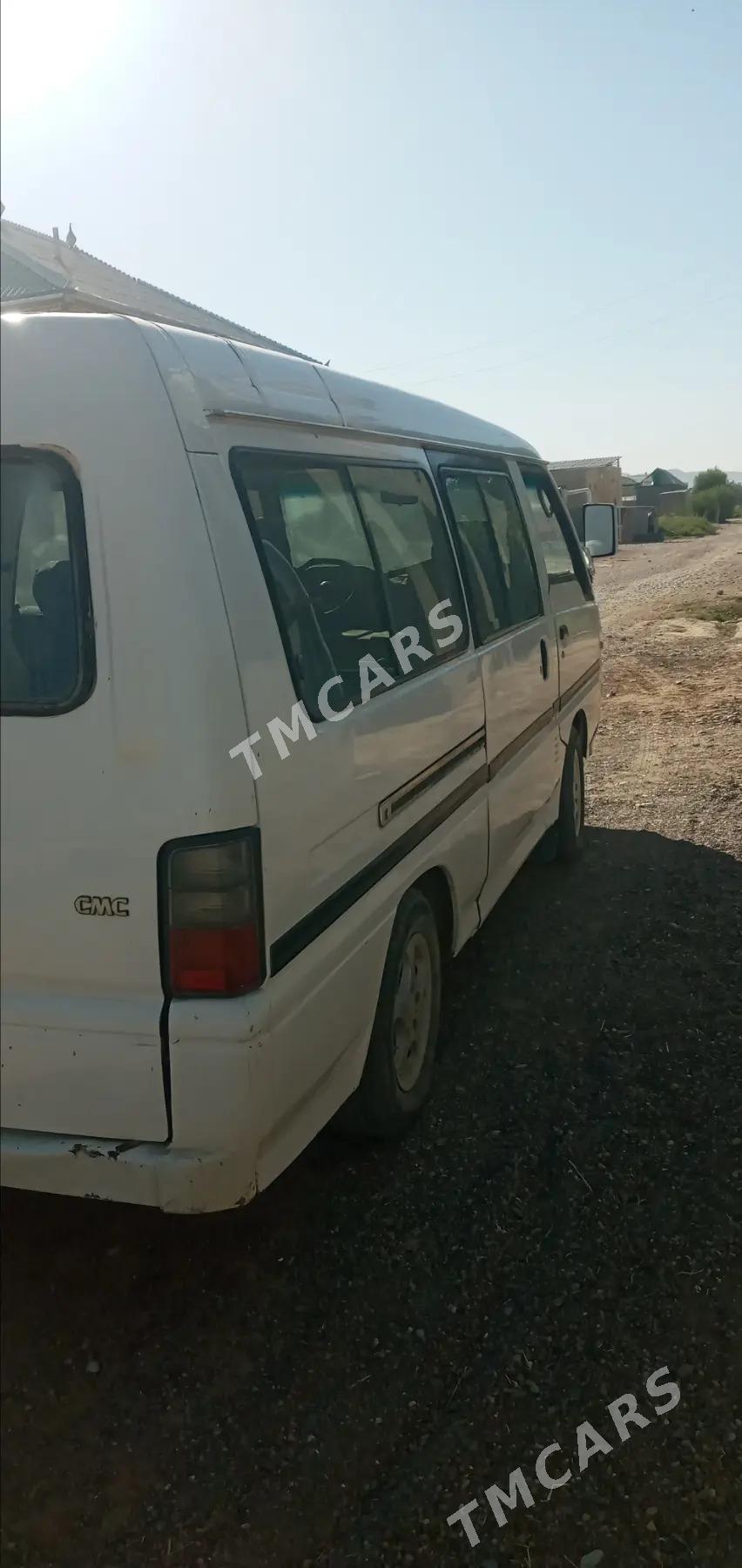 Toyota Hiace 2000 - 38 000 TMT - Тагтабазар - img 4