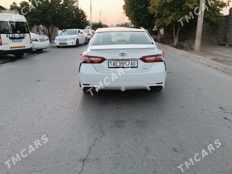 Toyota Camry 2018 - 360 000 TMT - Бузмеин - img 4