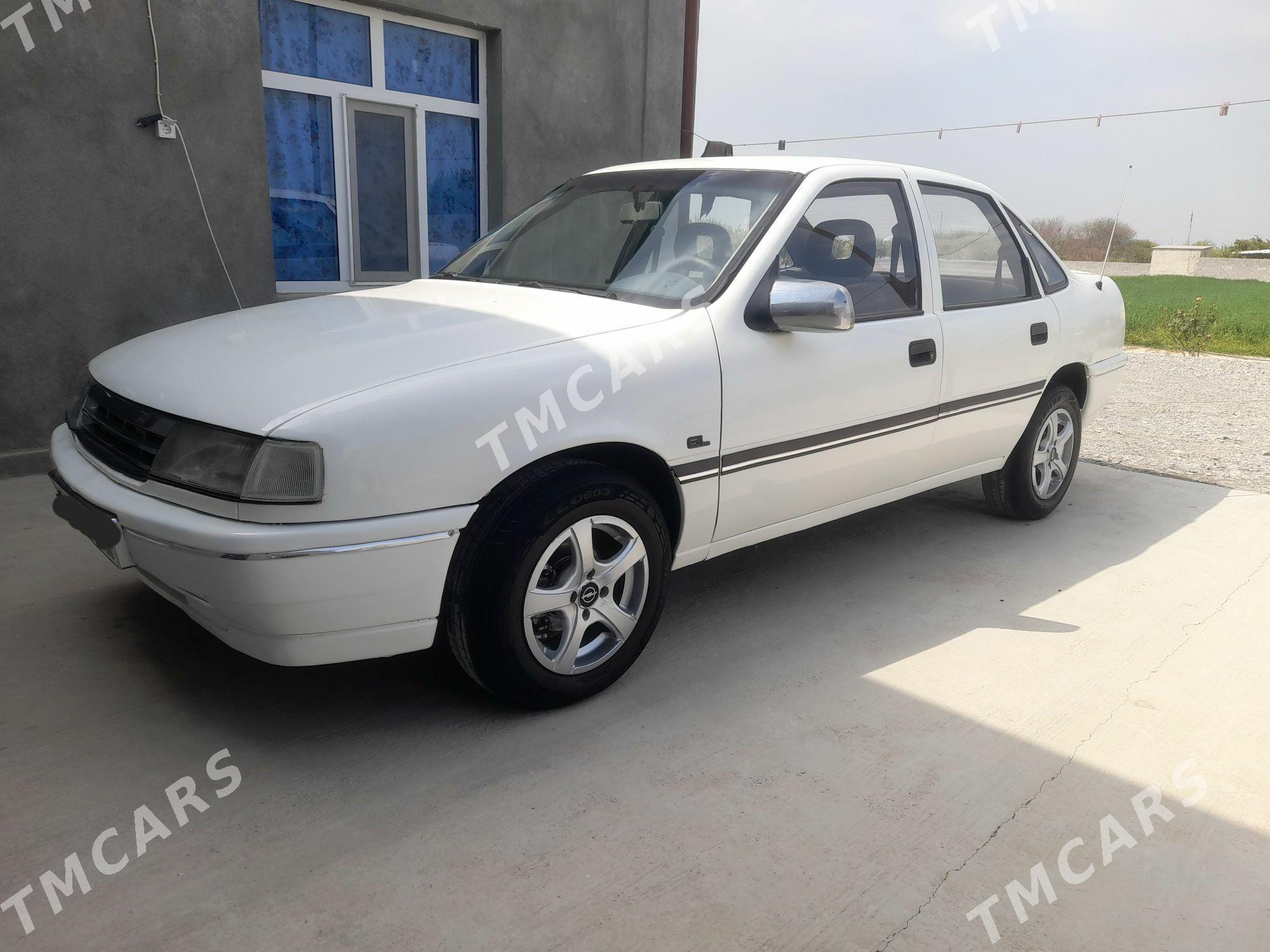 Opel Vectra 1992 - 32 000 TMT - Бахарден - img 3