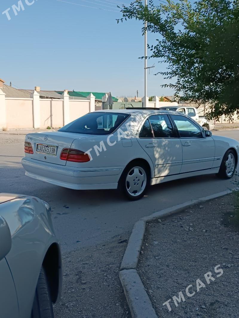 Mercedes-Benz E320 2001 - 130 000 TMT - Балканабат - img 2