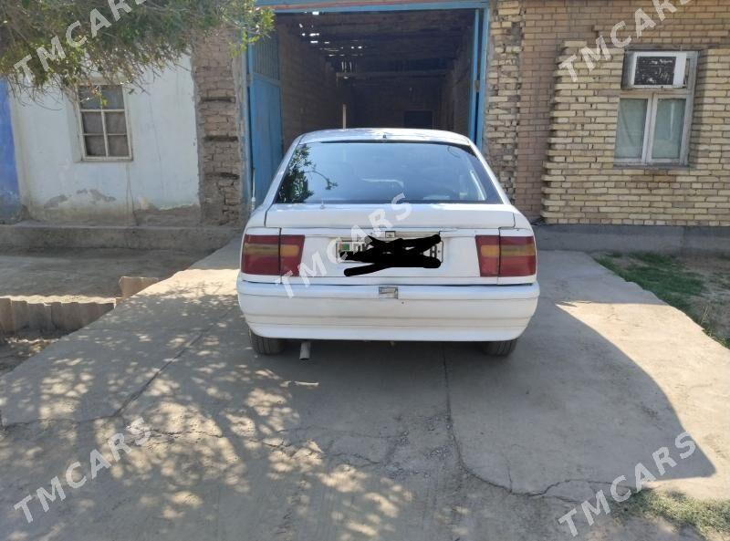 Opel Vectra 1992 - 35 000 TMT - Фарап - img 3