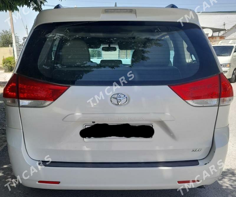 Toyota Sienna 2012 - 280 000 TMT - Ашхабад - img 4