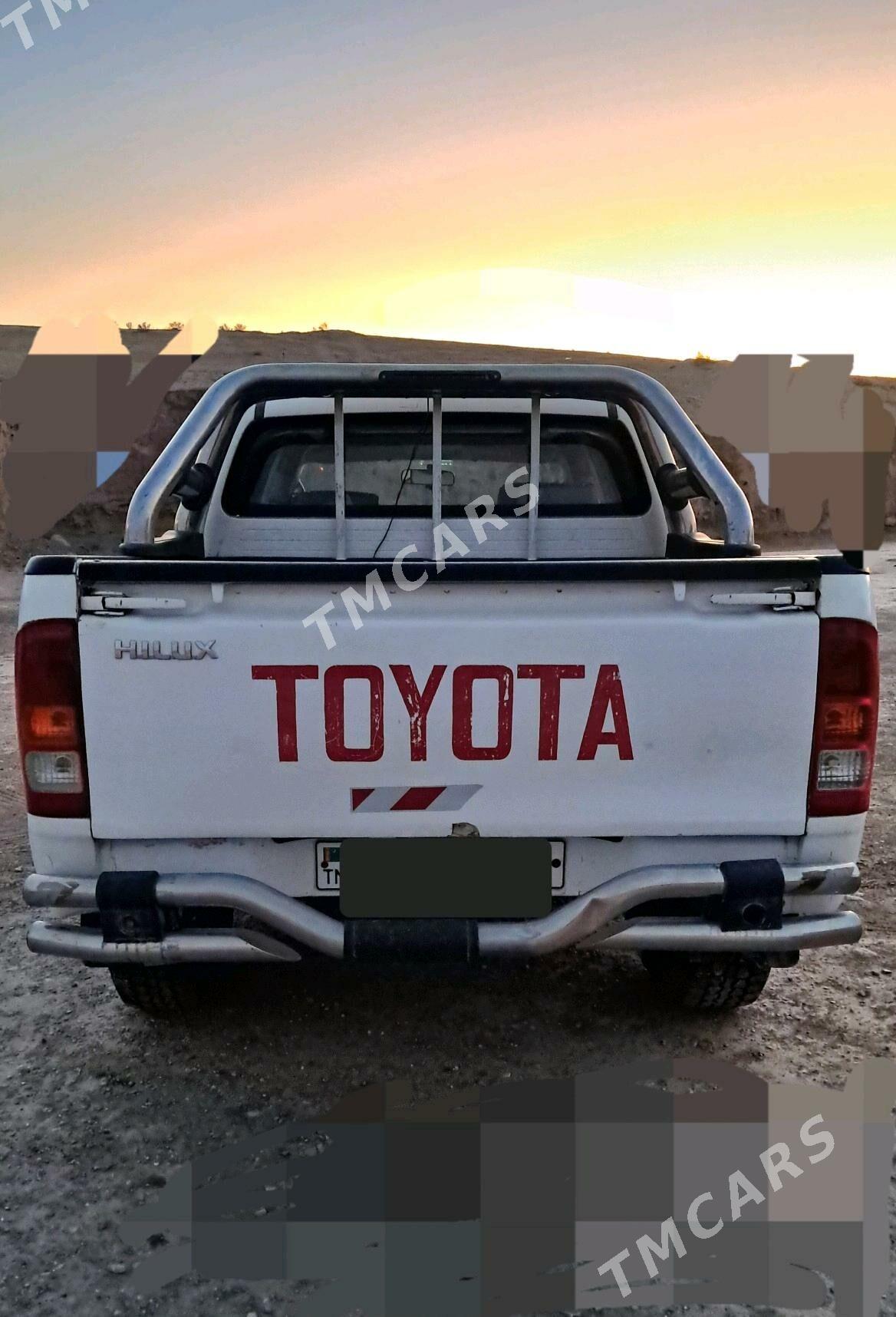 Toyota Hilux 2007 - 190 000 TMT - Dostluk - img 4