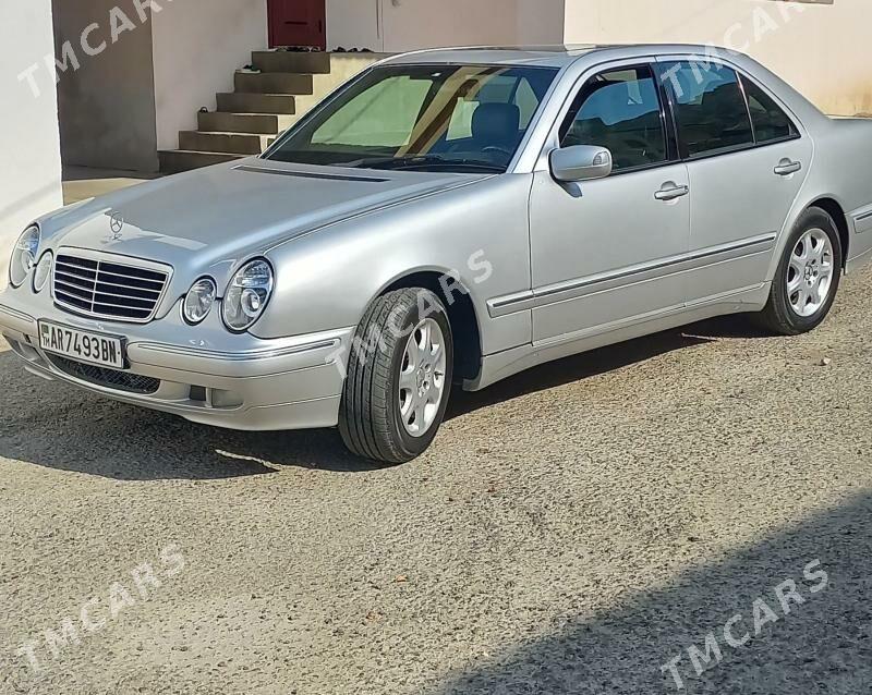 Mercedes-Benz E320 2001 - 100 000 TMT - Туркменбаши - img 2