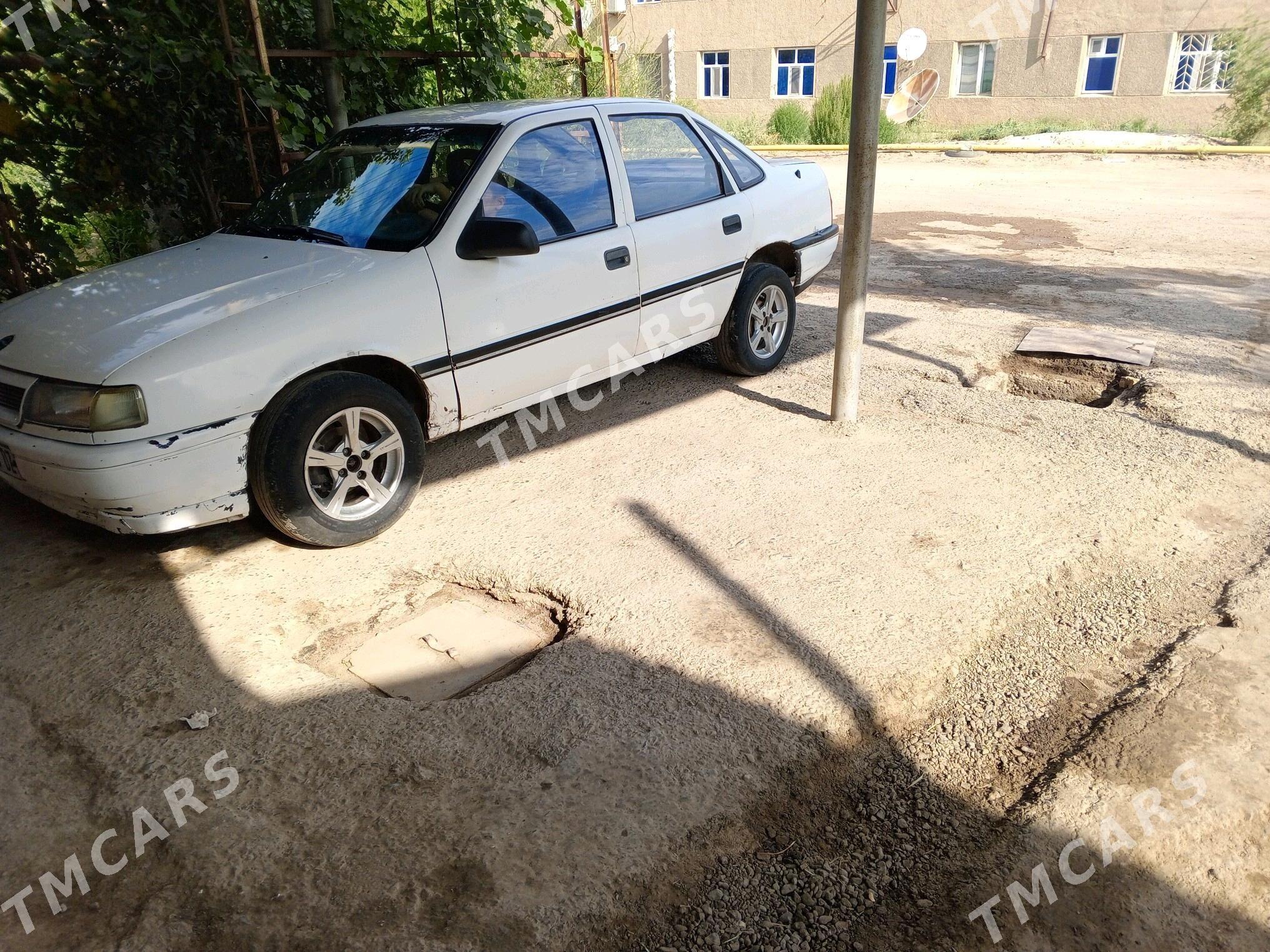 Opel Vectra 1990 - 16 000 TMT - Губадаг - img 3