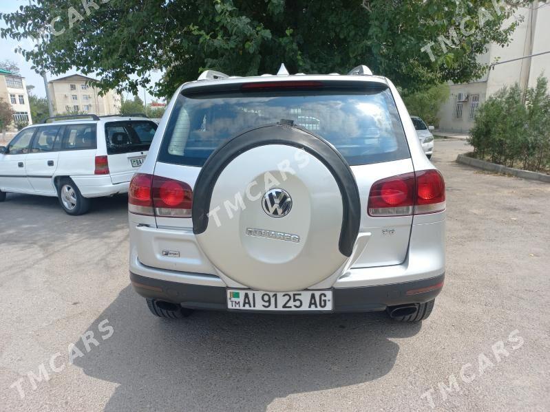 Volkswagen Touareg 2005 - 135 000 TMT - Бедев - img 5