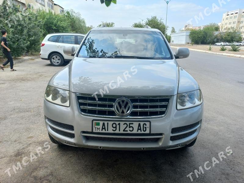 Volkswagen Touareg 2005 - 135 000 TMT - Бедев - img 4