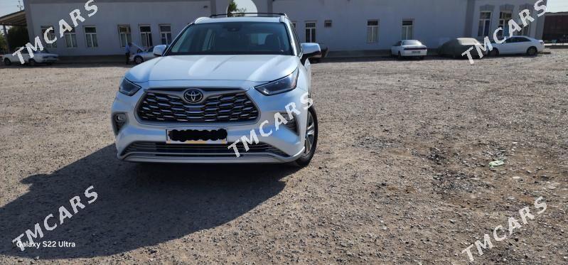 Toyota Highlander 2022 - 540 000 TMT - Ёлётен - img 4