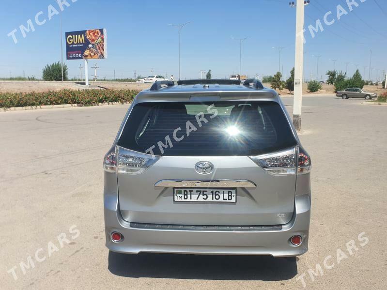 Toyota Sienna 2017 - 335 000 TMT - Туркменабат - img 2