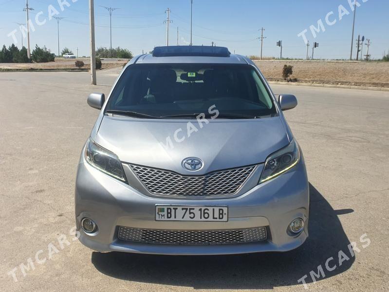 Toyota Sienna 2017 - 335 000 TMT - Türkmenabat - img 4