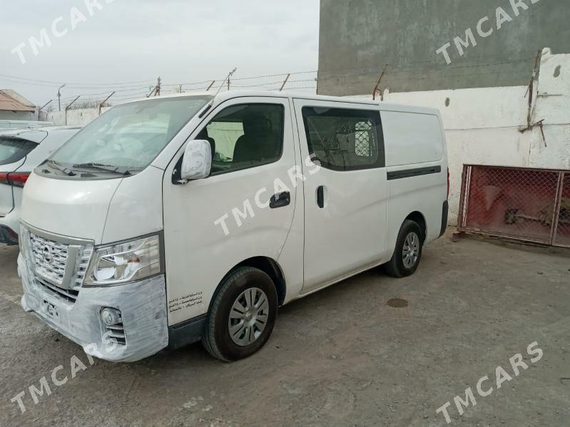 Nissan Urvan 2018 - 295 000 TMT - Мары - img 3