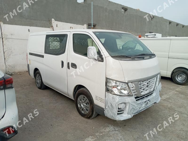 Nissan Urvan 2018 - 295 000 TMT - Mary - img 4