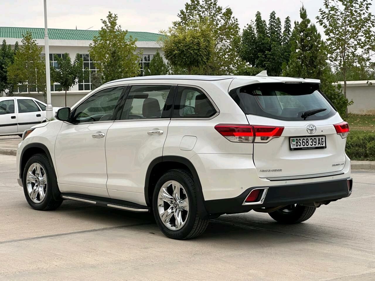 Toyota Highlander 2018 - 590 000 TMT - Ашхабад - img 4