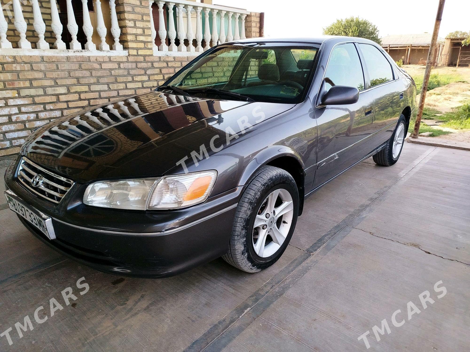 Toyota Camry 1999 - 100 000 TMT - Тагтабазар - img 3