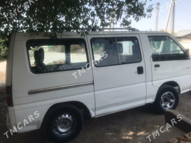 Toyota Hiace 1992 - 45 000 TMT - Мары - img 5