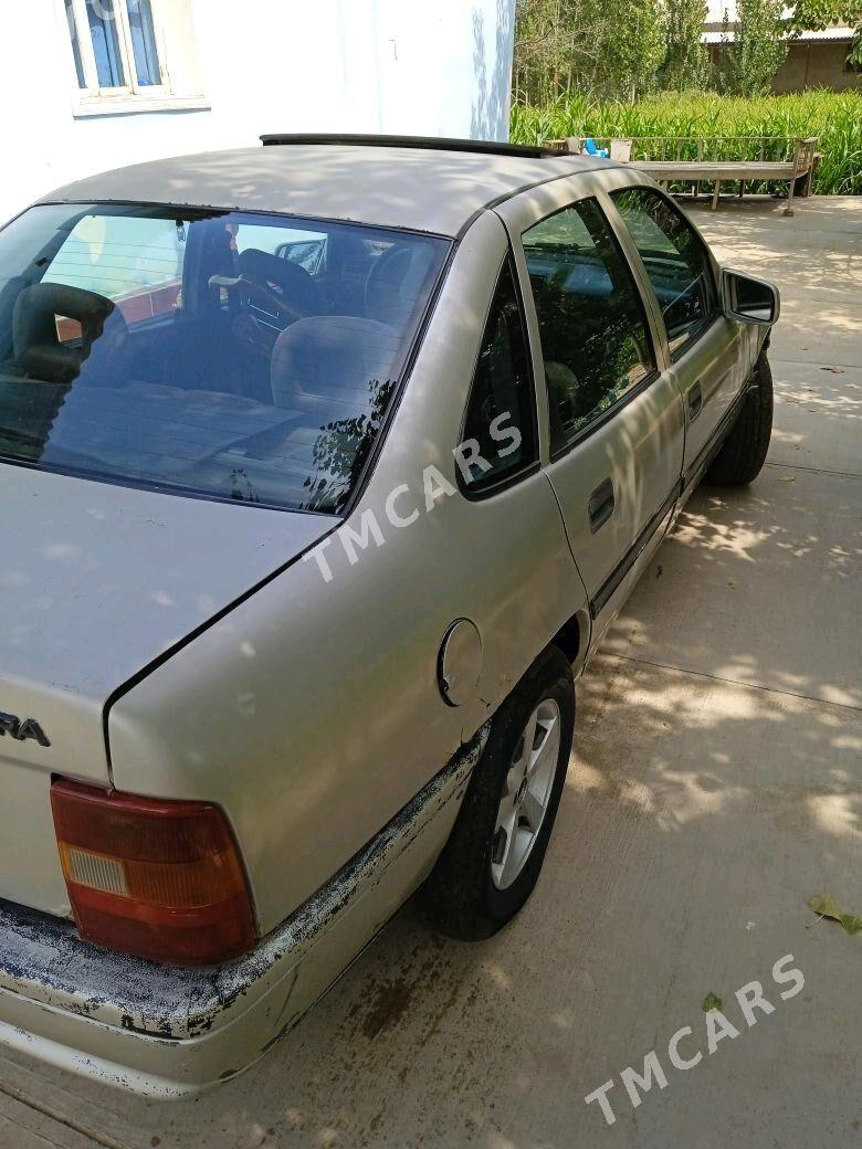 Opel Vectra 1991 - 15 000 TMT - Gubadag - img 3