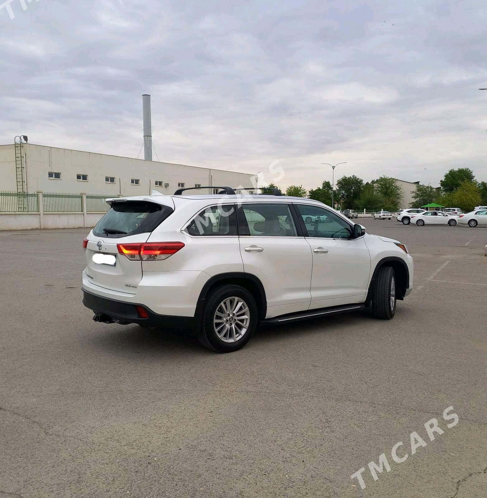 Toyota Highlander 2018 - 405 000 TMT - Ашхабад - img 2