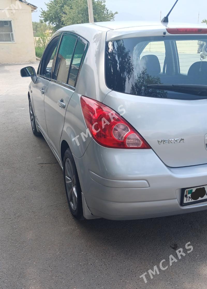 Nissan Versa 2010 - 92 000 TMT - Ким район - img 4