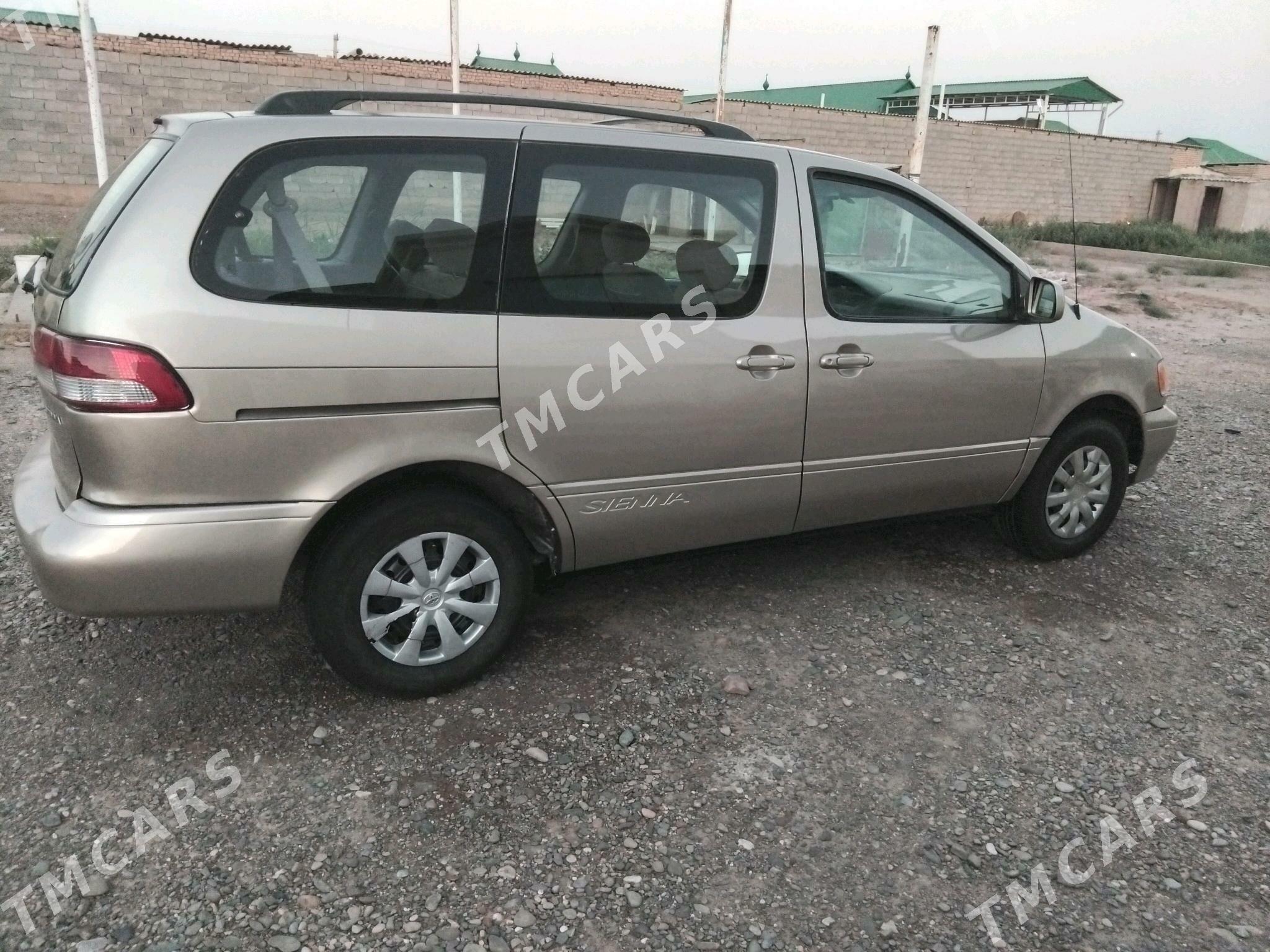 Toyota Sienna 2001 - 125 000 TMT - Sarahs - img 9