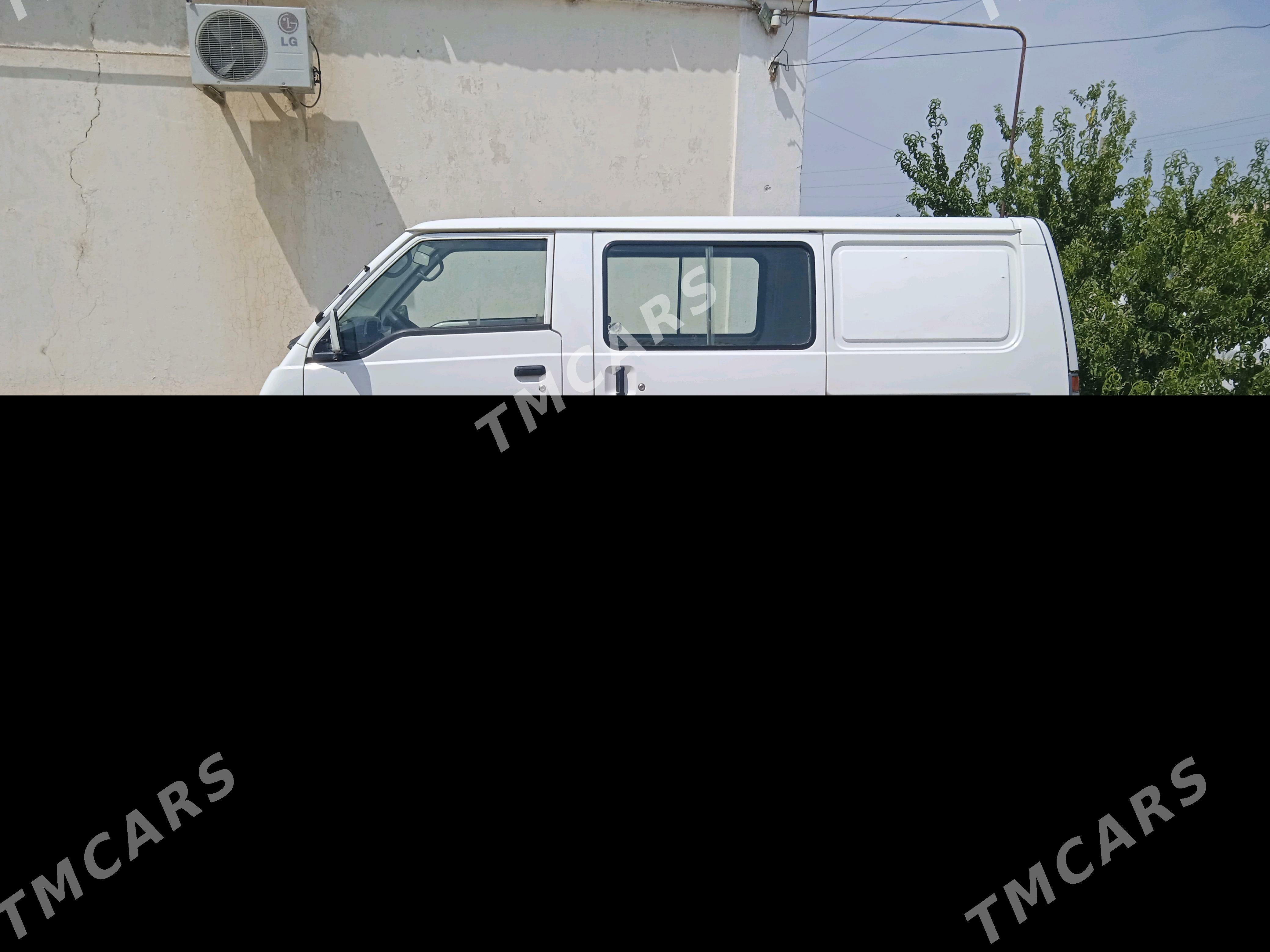 Toyota Hiace 2004 - 65 000 TMT - Анев - img 2