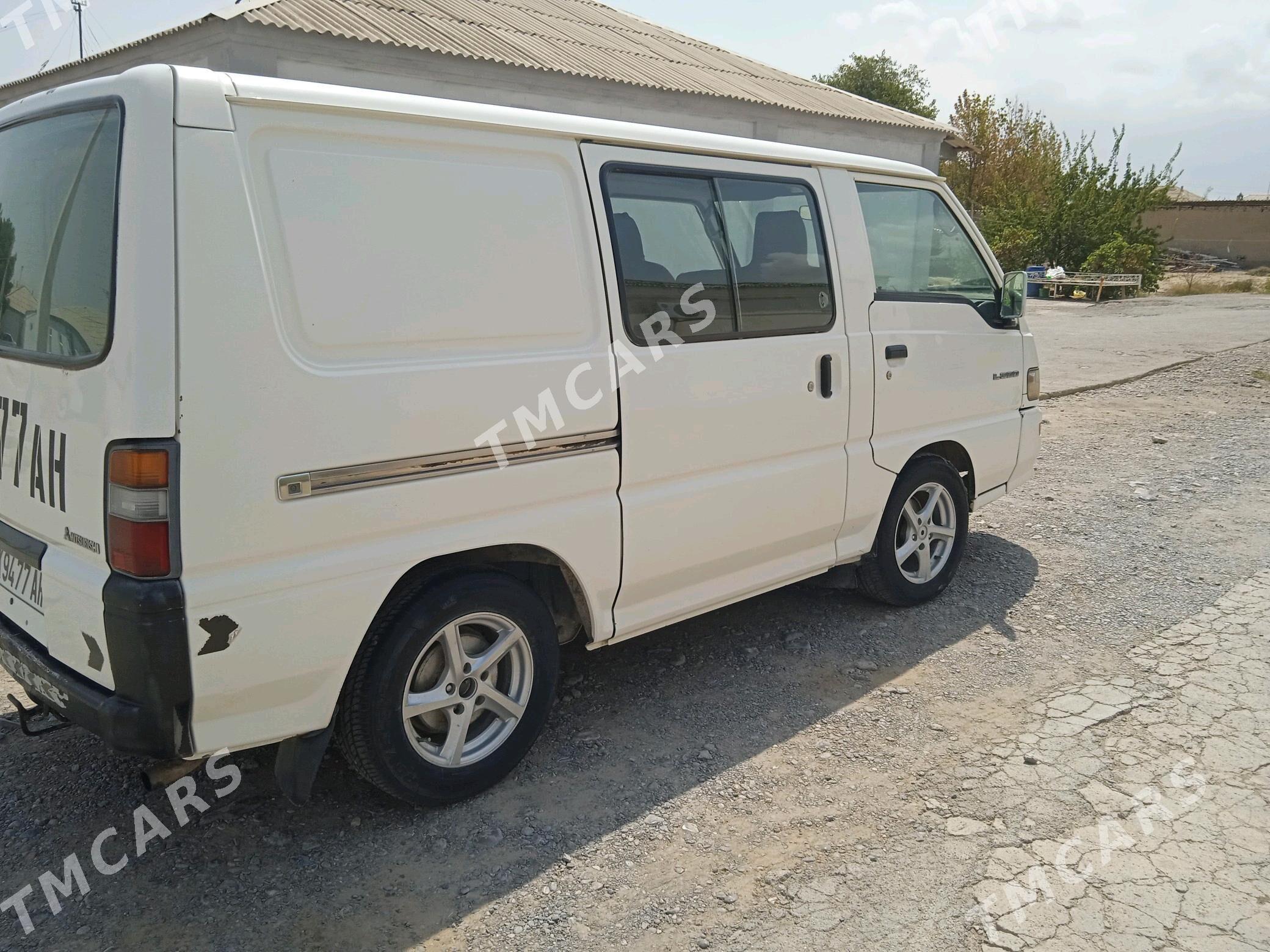 Toyota Hiace 2004 - 65 000 TMT - Анев - img 4