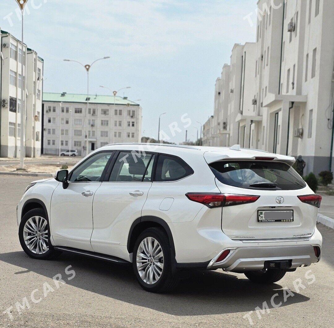 Toyota Highlander 2021 - 650 000 TMT - Торговый центр "15 лет Независимости" - img 3