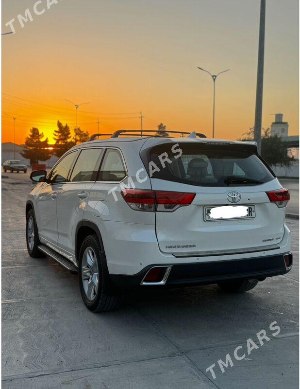 Toyota Highlander 2017 - 480 000 TMT - Мары - img 4