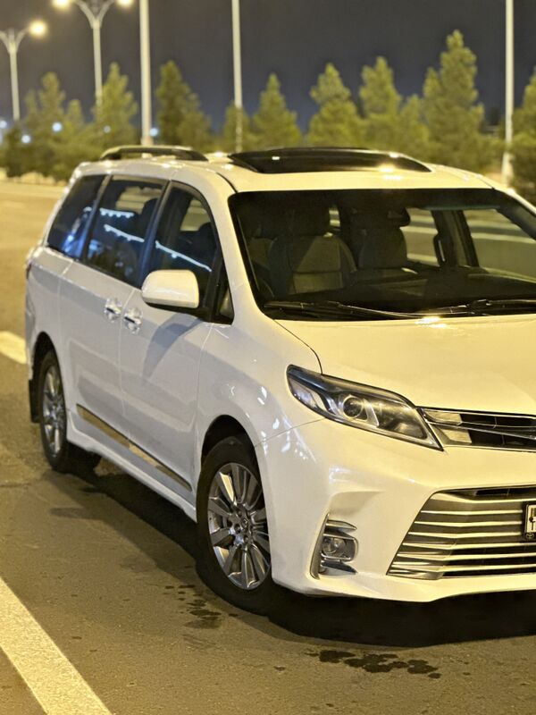 Toyota Sienna 2018 - 380 000 TMT - Aşgabat - img 4