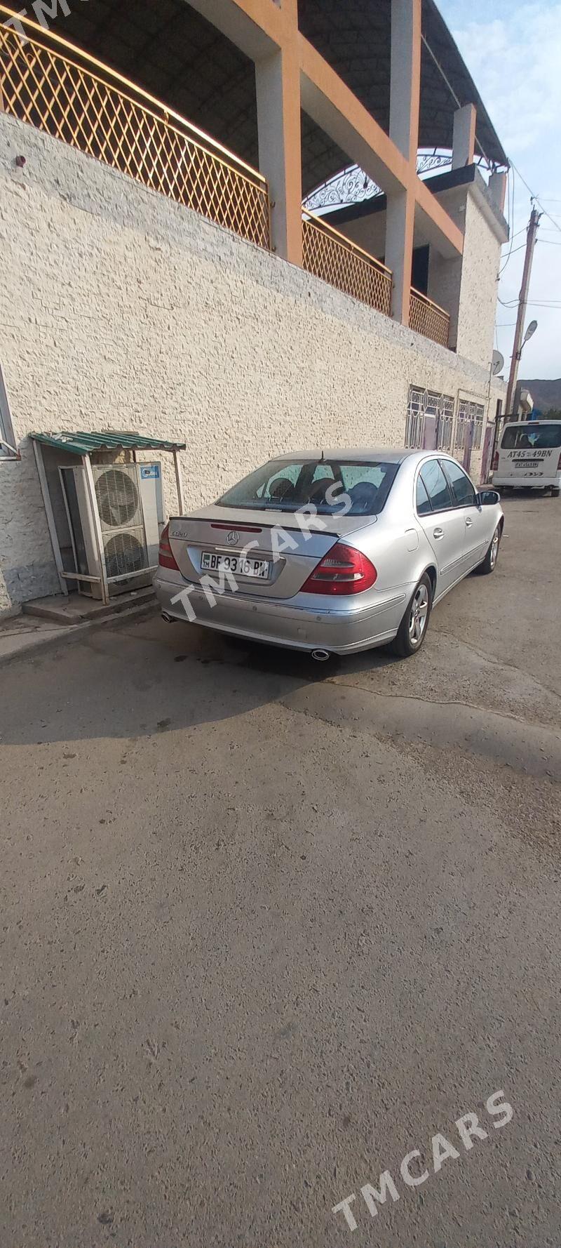 Mercedes-Benz E320 2003 - 100 000 TMT - Türkmenbaşy - img 2