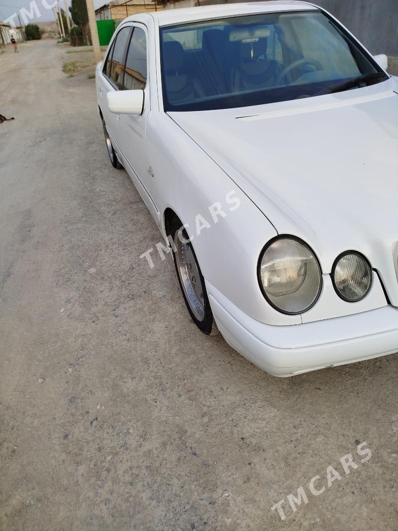 Mercedes-Benz E320 1996 - 100 000 TMT - Magtymguly - img 3