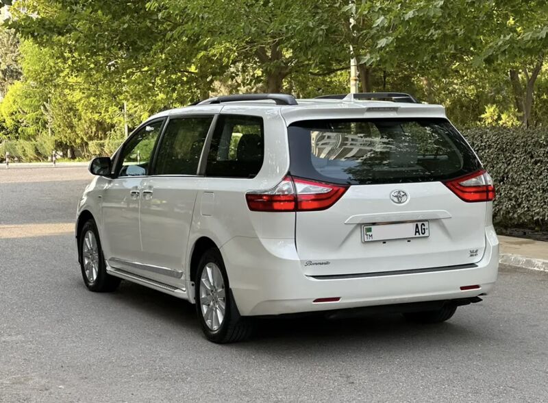 Toyota Sienna 2019 - 440 000 TMT - Aşgabat - img 5