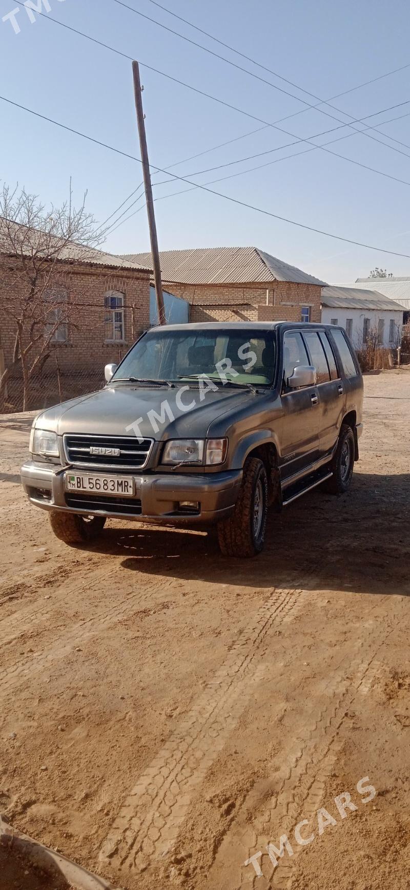 Isuzu Trooper 1998 - 60 000 TMT - Байрамали - img 4