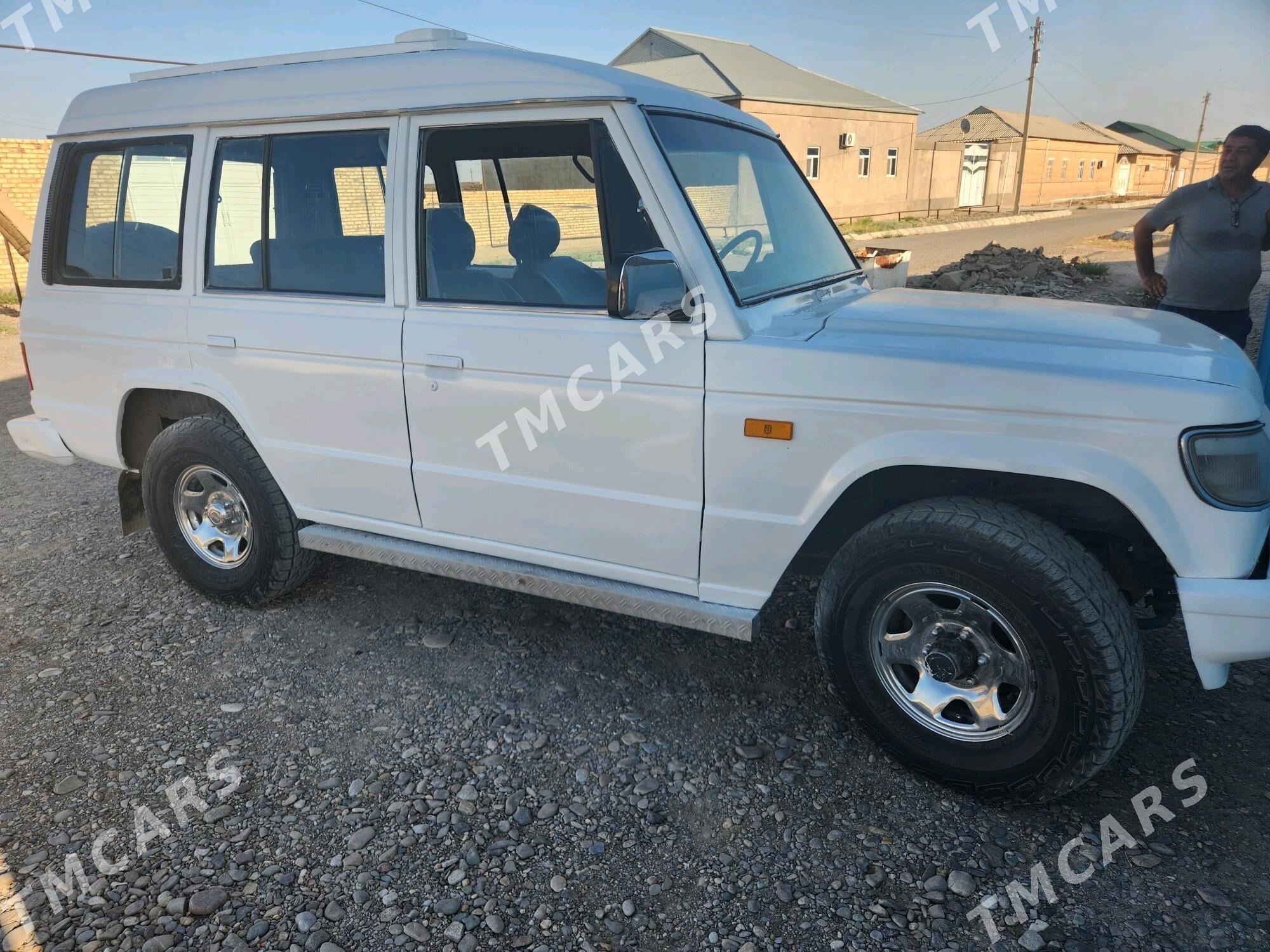 Mitsubishi Montero 1995 - 400 000 TMT - Серахс - img 2