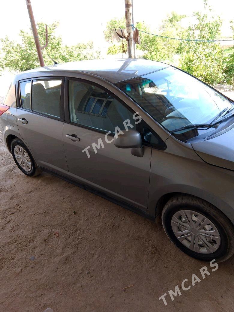 Nissan Versa 2011 - 80 000 TMT - Халач - img 2