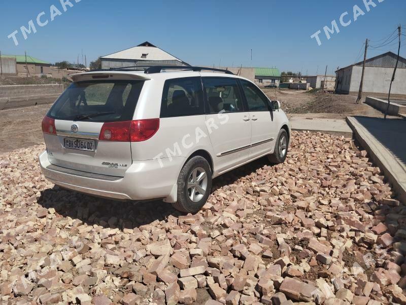 Toyota Sienna 2008 - 220 000 TMT - Гурбансолтан Едже - img 2