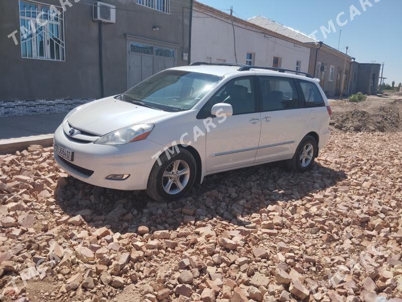 Toyota Sienna 2008 - 220 000 TMT - Гурбансолтан Едже - img 4